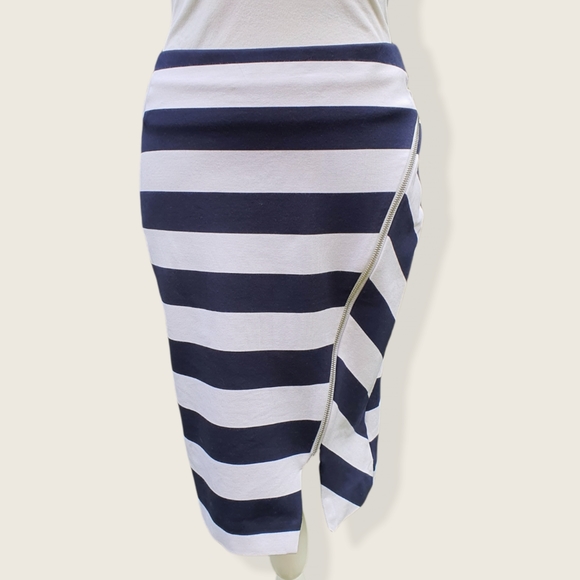 Witchery Dresses & Skirts - Witchery Navy and White Striped Zip Skirt Sz 10